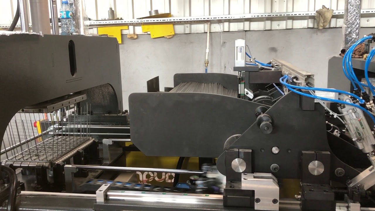 Tel örgü punta kaynak makinası / fence production line