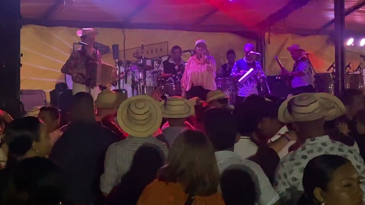 POQUITO A POCO - ALFREDO ESCUDERO (EN VIVO)