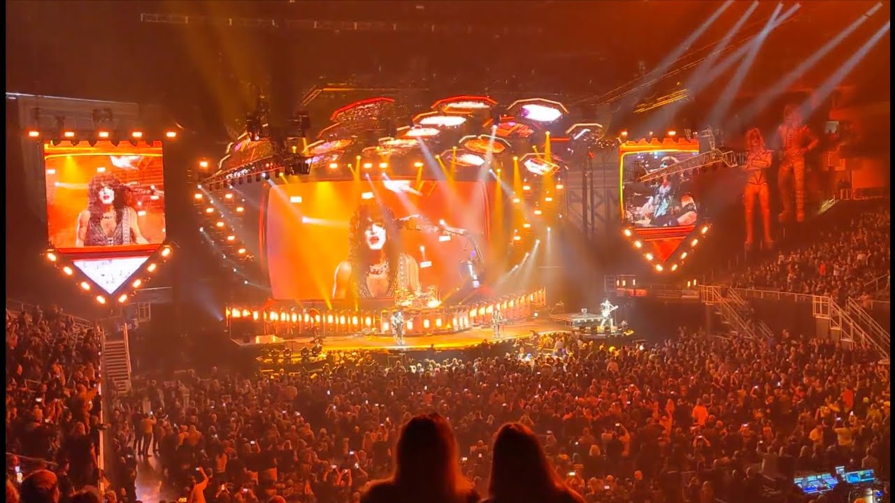 KISS - Lick It Up - 10/29/2023 - Moody Center Austin, TX