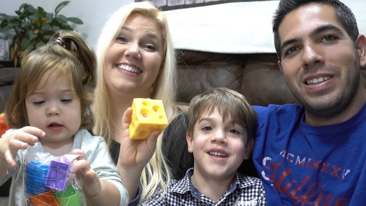 MAIL VLOG: He Can Make a Snowman in the Desert! Surprise Gifts from the UK!