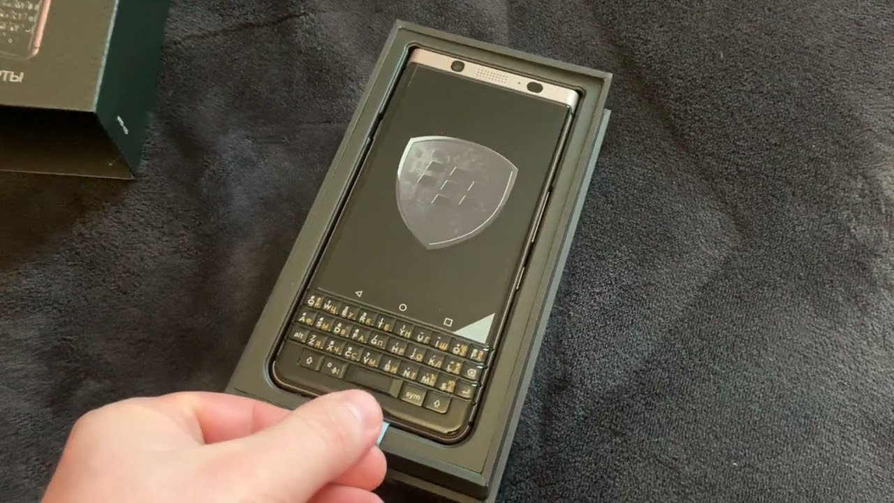 Blackberry KeyOne Bronze Edition распаковка нового смартфона