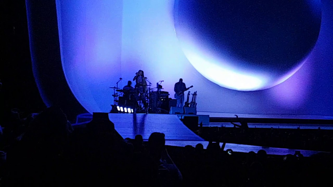 Ariana Grande Sweetener World Tour: Breathin Toronto 2019