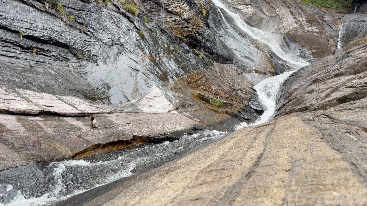 Natural Waterfall Sounds for Sleeping 4K