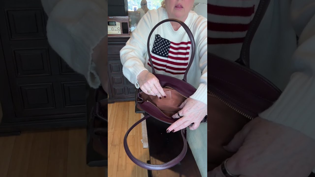 ⭐️Unboxing the Coach Empire 34⭐️