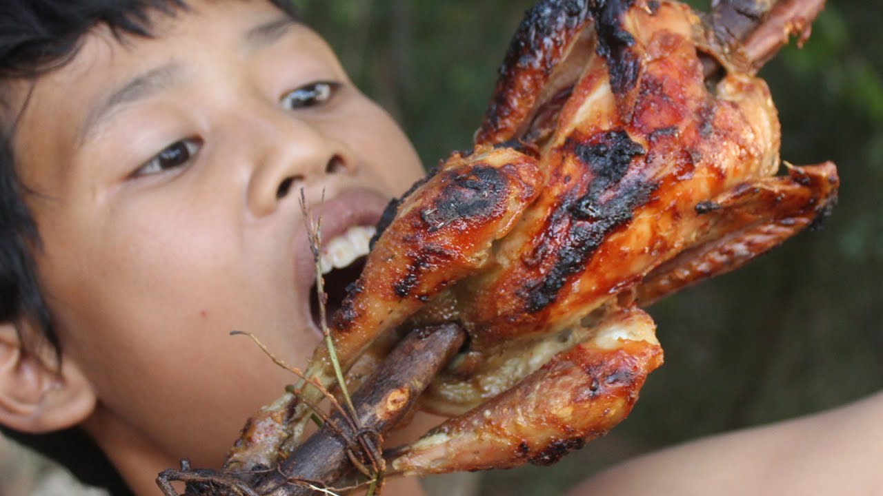 YuwaDaily Life, Grill and eating Chicken in forest very yummy