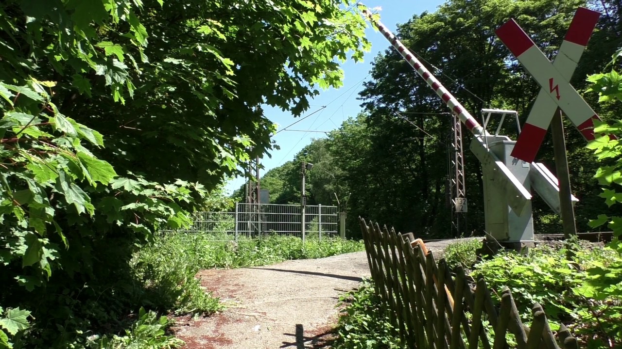 Bahnübergang Anrufschranke, Gevelsberg ++ Selbstbedienung am Waldweg