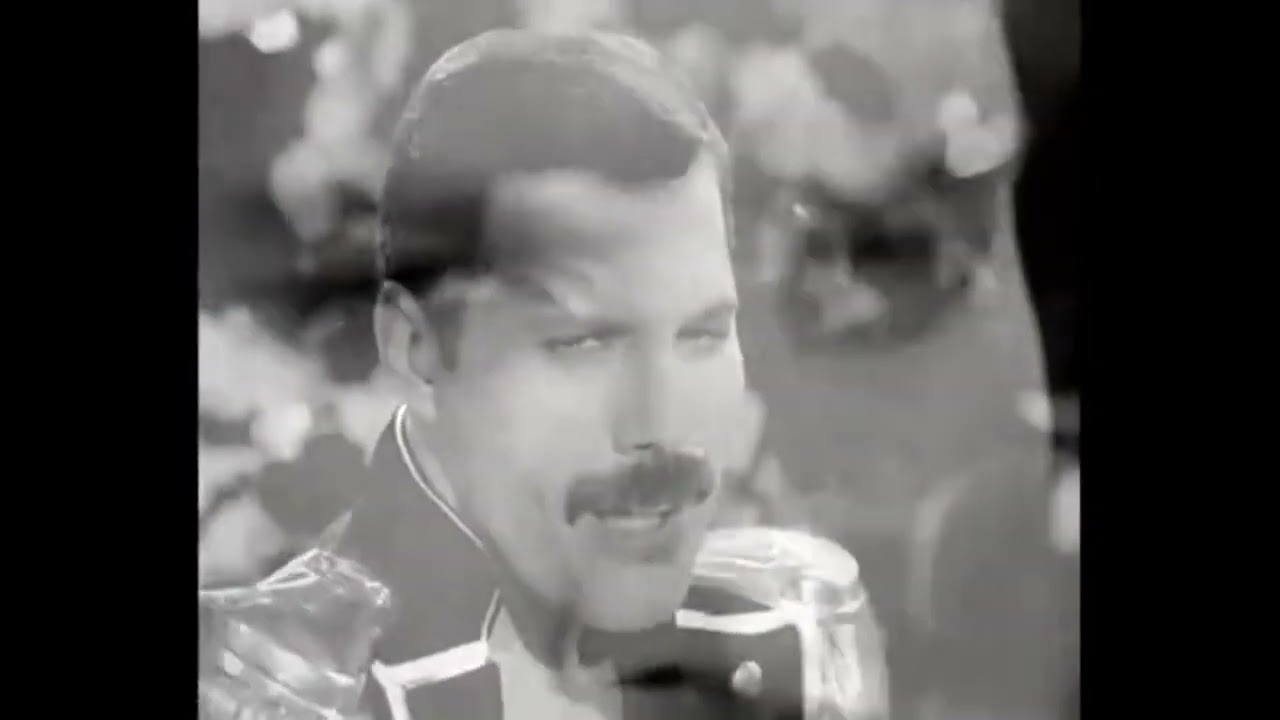 Freddie Mercury - Living On My Own (Dario Caminita Revibe)