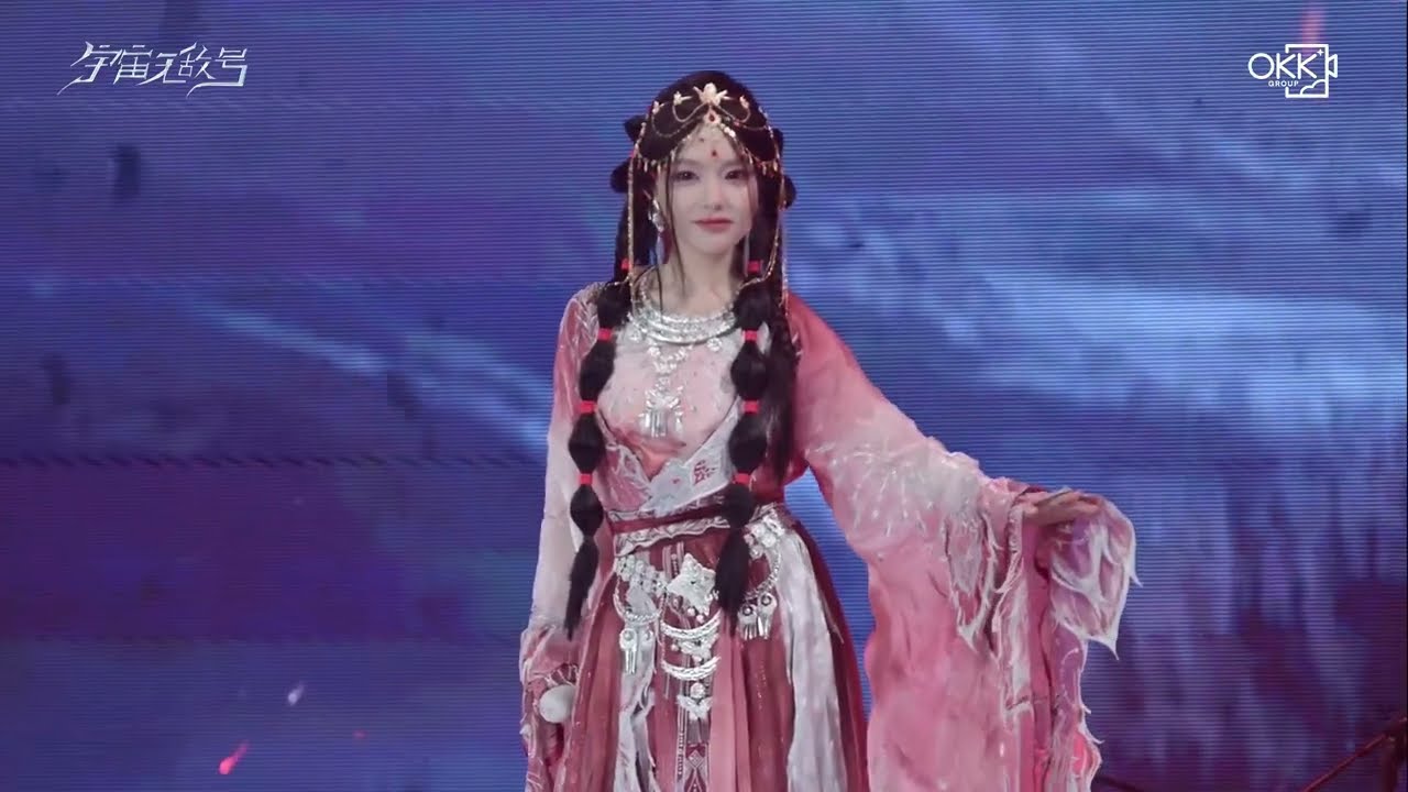 黄霄雲宇宙无敌号巡回演唱会上海站20250726《天下》  女帝霸气回归