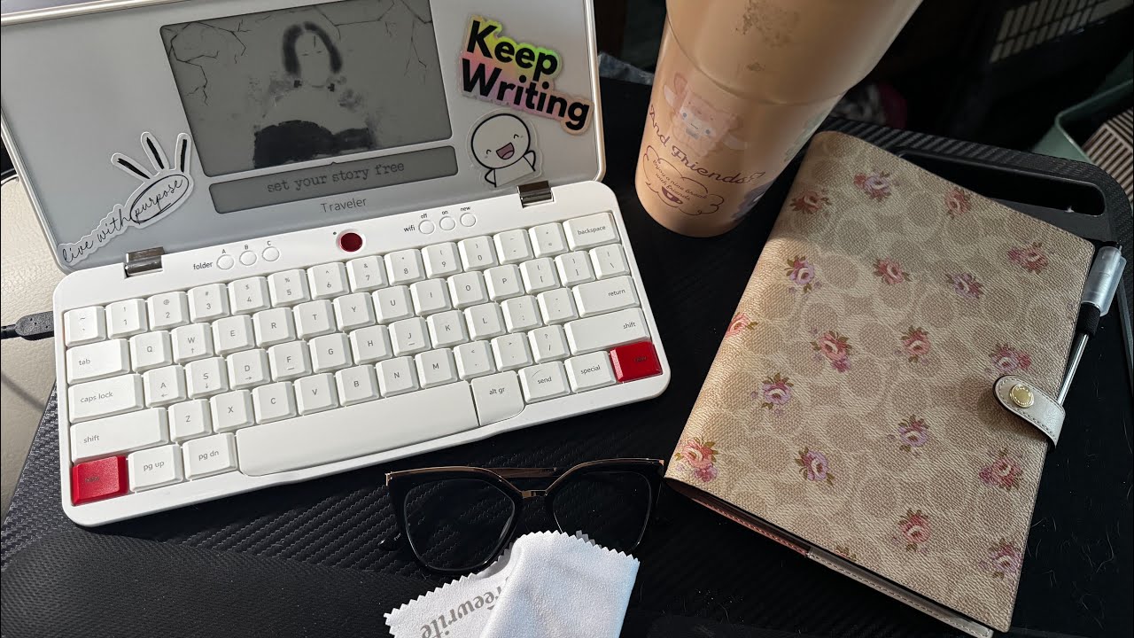 Freewrite Traveler Unboxing and Initial Thoughts