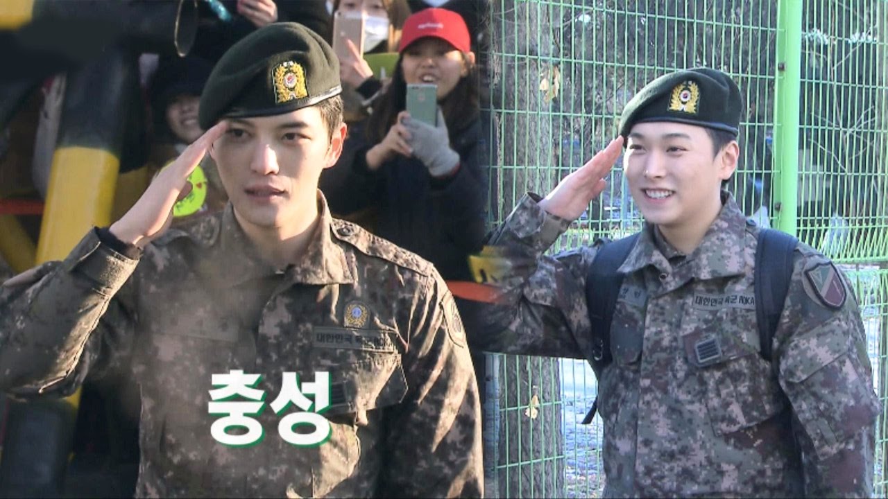 김재중·성민, 화제의 전역 현장! @본격연예 한밤 5회 20170103