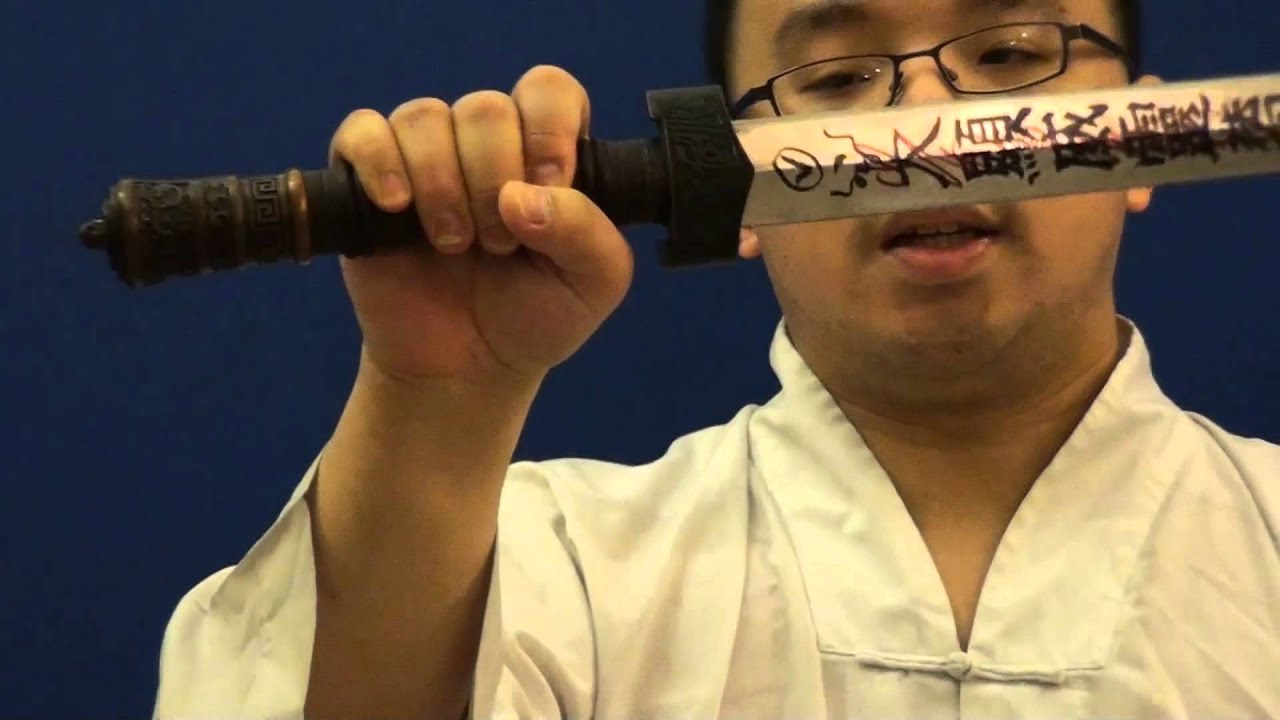 How to hold a sword correctly