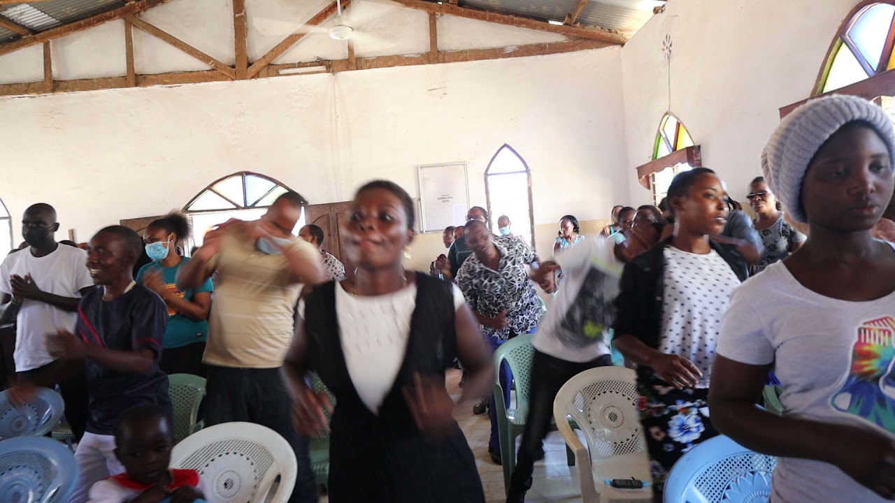 KONGOI JEHOVA-NGAI WAKWA WIWA MAGEGANIA - MINISTER BEN SLIC (AIC BOMBOLULU GOES CRAZY)