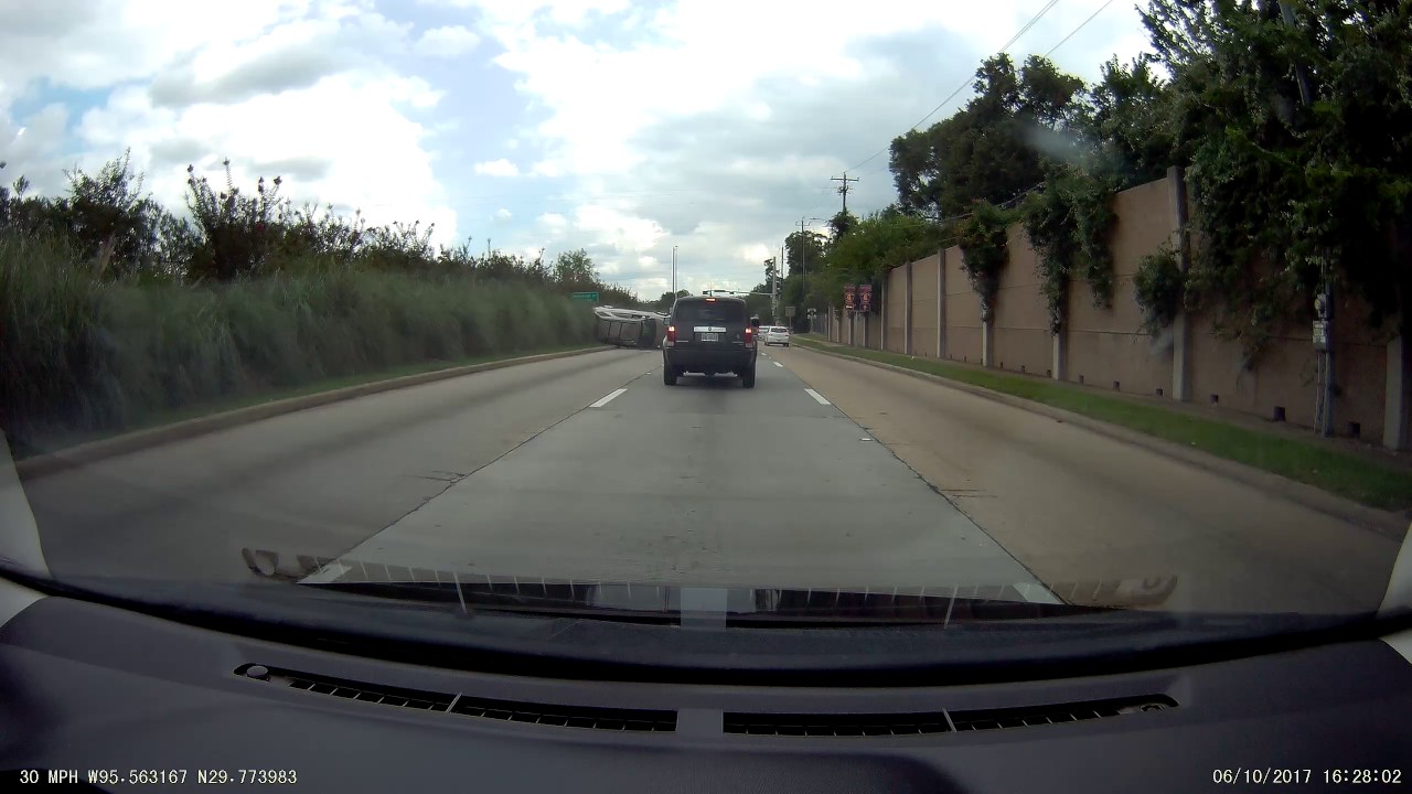 Accident BW8/Memorial Dr