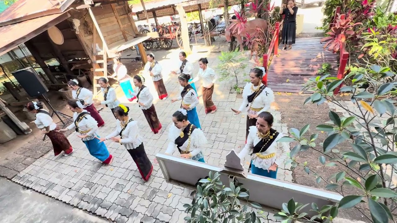 15 มกราคม 2569 - การแสดงเพลงรำวงลายผ้าบุรีรัมย์