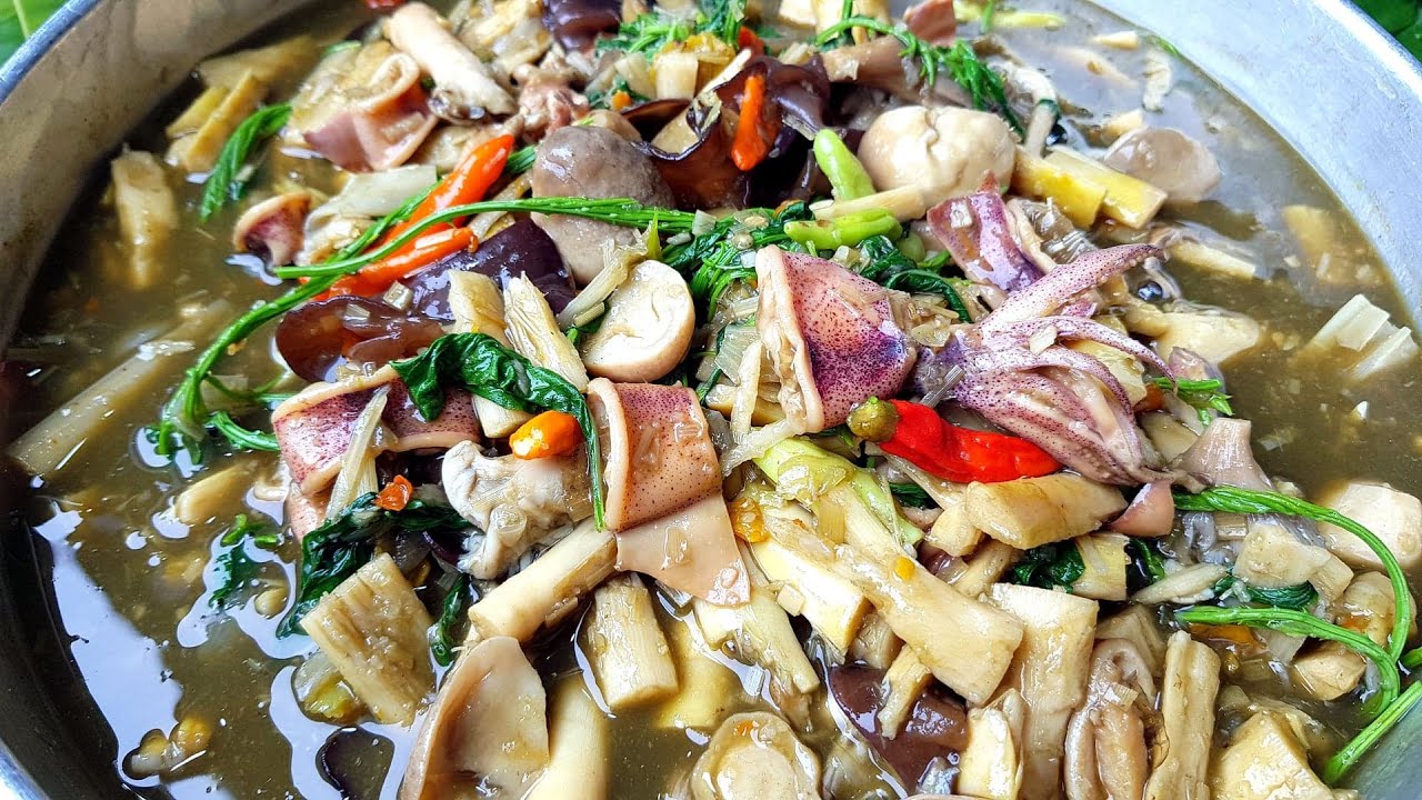 กับข้าวกับปลาโอ 792 แกงหน่อไม้ใส่หมึกแห้ง แกงนัวๆใส่หมึกแห้งหอมๆ Spicy bamboo shoot soup dried squid