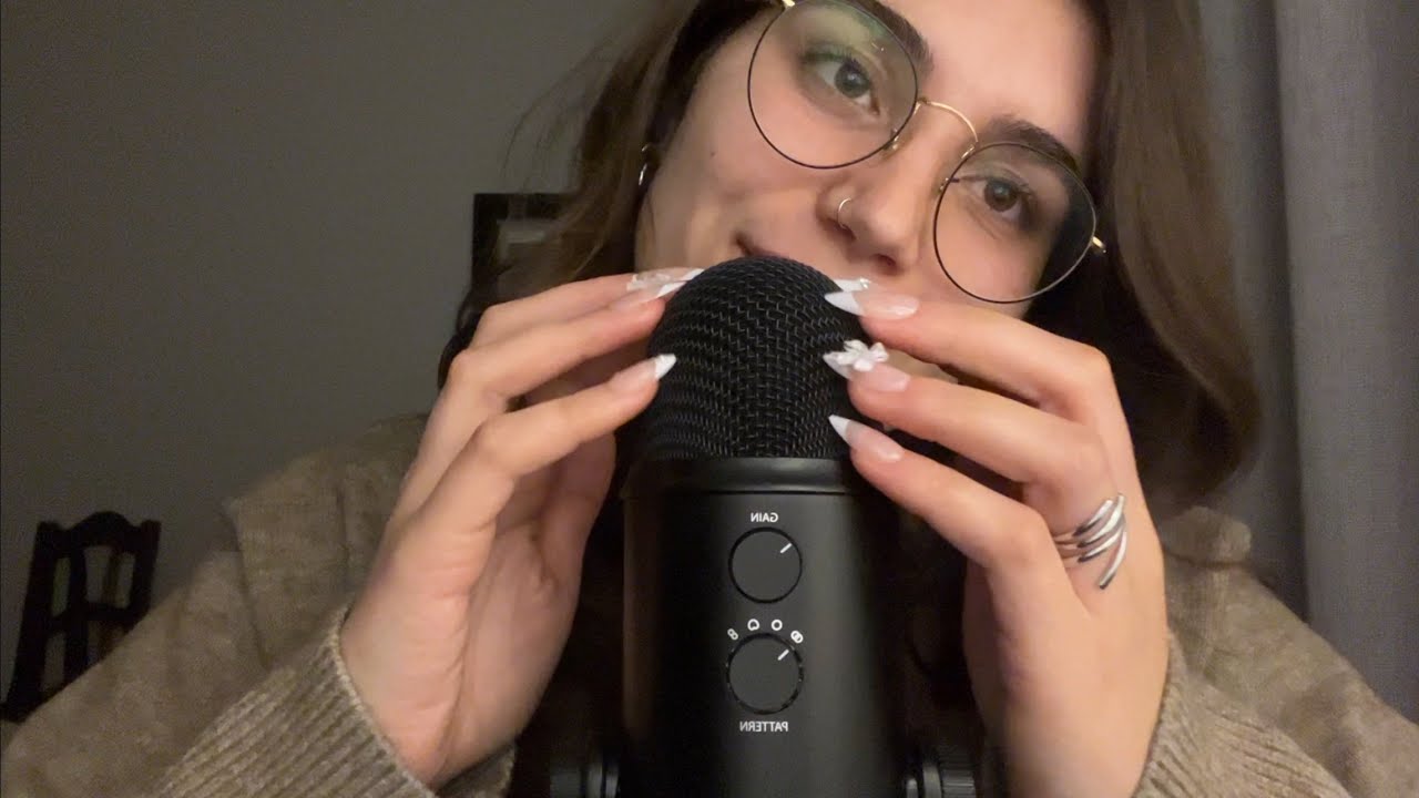 ASMR tingly mic scratching with fake nails 