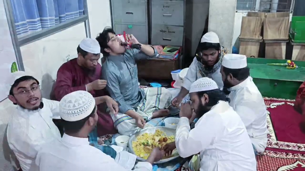 টিচার ও শিক্ষার্থীদের সাথে আনন্দের কিছু মুহূর্ত [Ibn Kasir Cadet Madrasa] টিফিন শেয়ার ২০২৫ 🥗