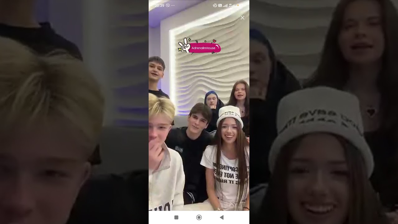 адреналин Хаус теперь одиночки Артём подкатывает к Кристине 😒😔