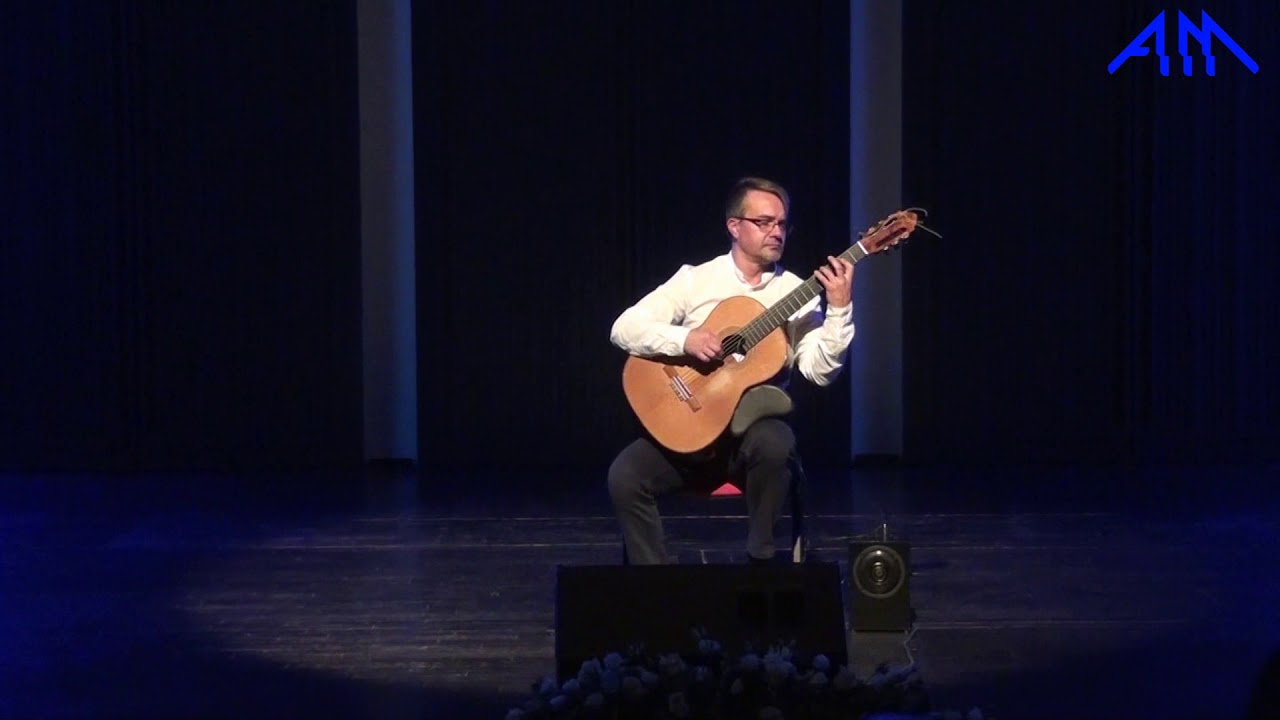 Grande Ouverture Op.61 - Mauro Giuliani / Live Performance by Krzysztof Pelech