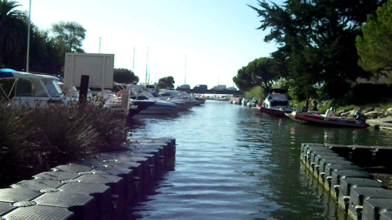 Accès à la mer depuis le Port du Béal de Cannes Mandelieu 12 08 11 (1).AVI