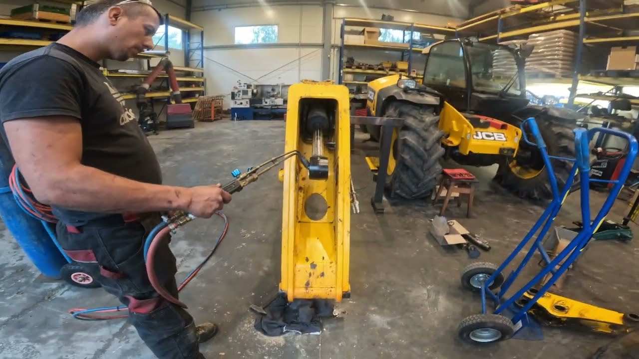 JCB 536-60 Luzy Część 1. .Praca warsztatu. Zobaczcie jakie zabawki sobie kupiłem...