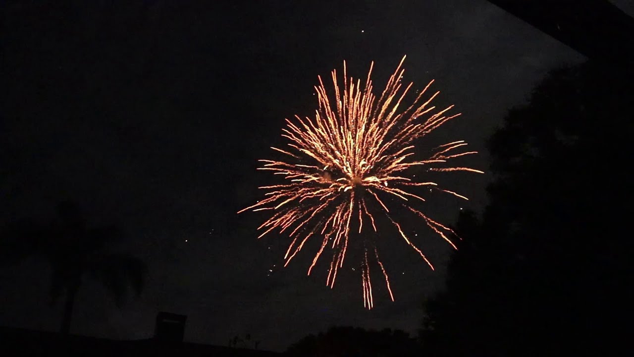 HD New Years Eve fireworks in the neighborhood