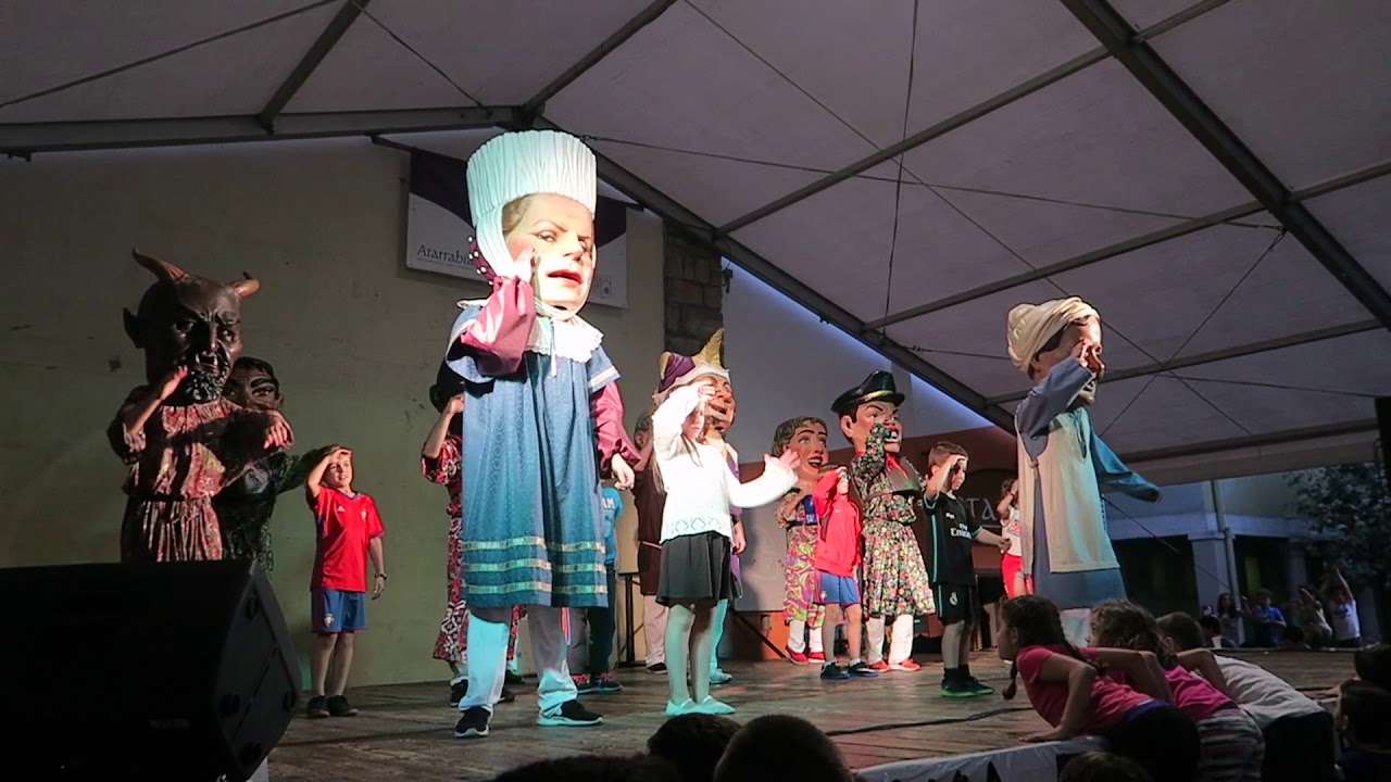 PRESENTACIÓN KILIKIS NUEVOS DE VILLAVA / BAILANDO CHU CHU UA