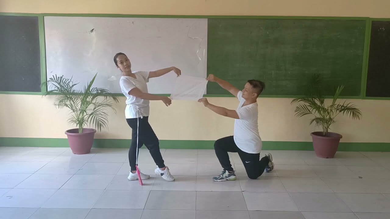 Cariñosa Performance