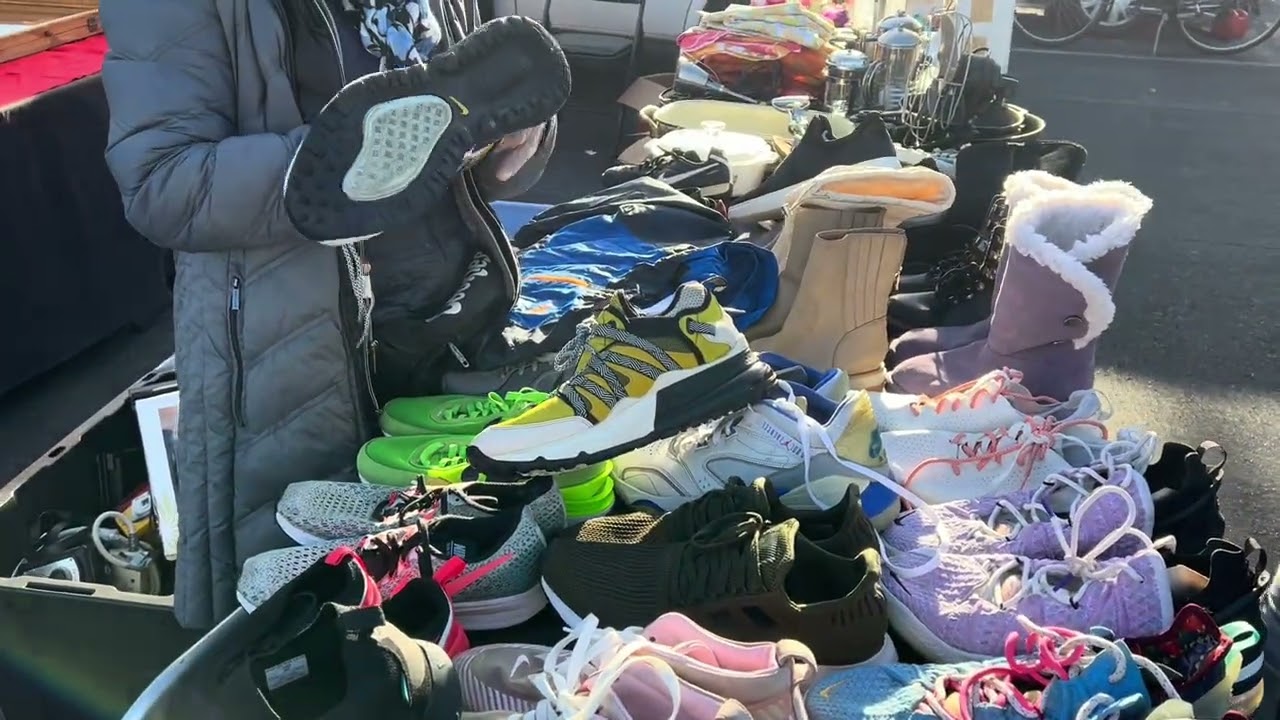 Swapmeet Sunday!!!#sobreruedas #fleamarket #thrift #smallbusiness #swapmeet #localbusiness #shop