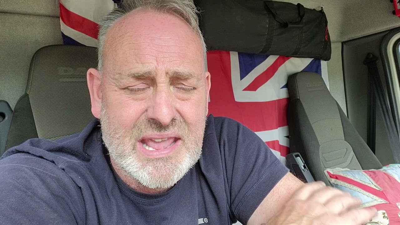 Стоит ли вам остановиться на небольшом фургоне или выбрать Luton с прицепом?