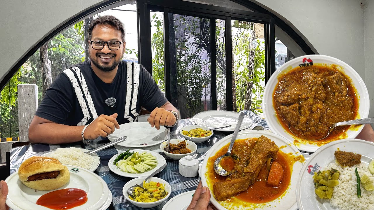 কক্সবাজারের রাস্তায় সাদাভাত দিয়া মুরগীর ঝালফ্রাই, গরু ভুনা, রুই ভুনা, ডাল 🔥 খাইয়া কঠিন মজা পাইছি 👍