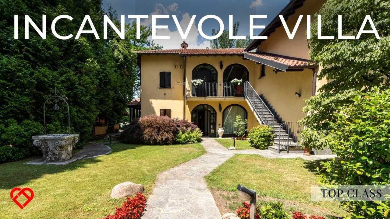 Incantevole villa con parco di 4500 mq - In vendita a Castiglione Olona (Varese) -  CAT A/7