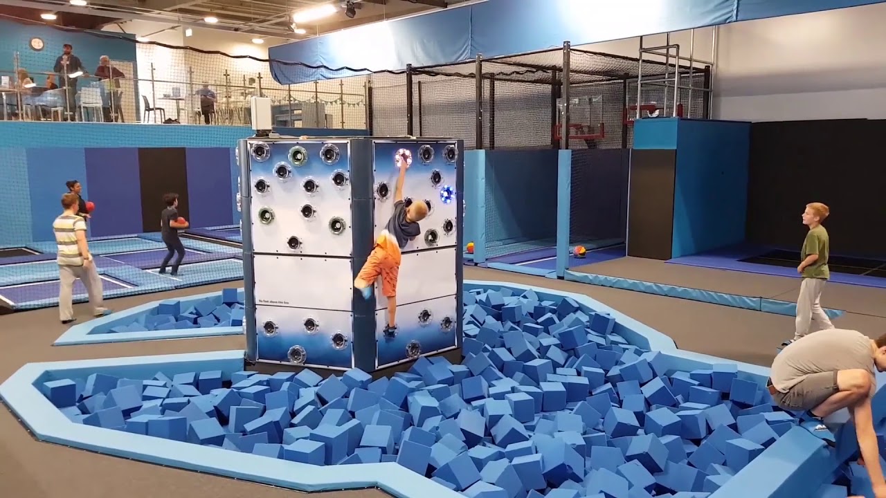 Exergame-Interactive Climbing Wall