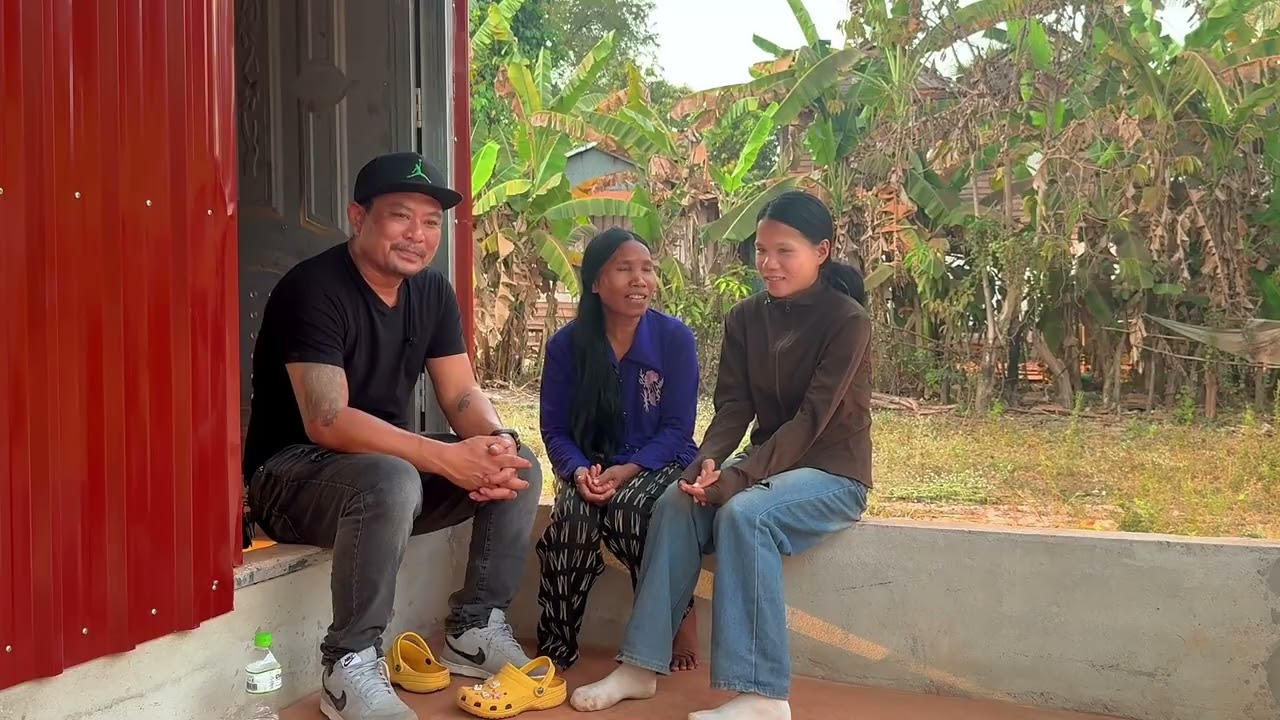 កូនកំព្រាគ្មានឪពុកម្តាយតែសំណាងបានបងឡុងជួយ By Pou Vot 