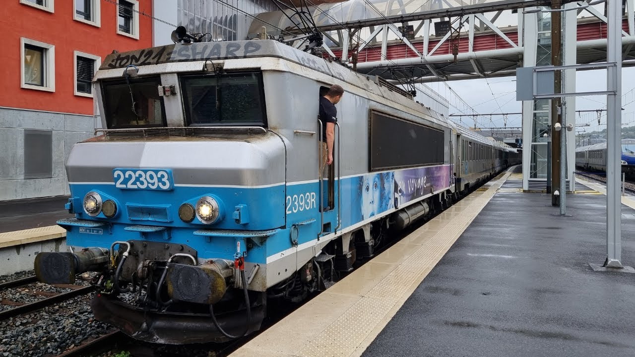 France: SNCF Class BB 22200 (no. 22393) leaves Chambéry - Challes-les-Eaux towards Valence Ville