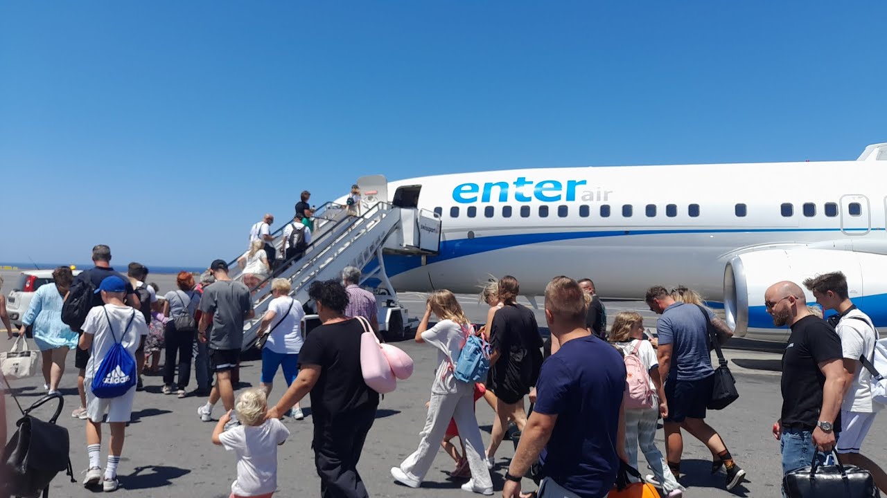 Lądowanie samolotem EnterAir (ENT-4028) we Wrocławiu dnia 19.07.2023