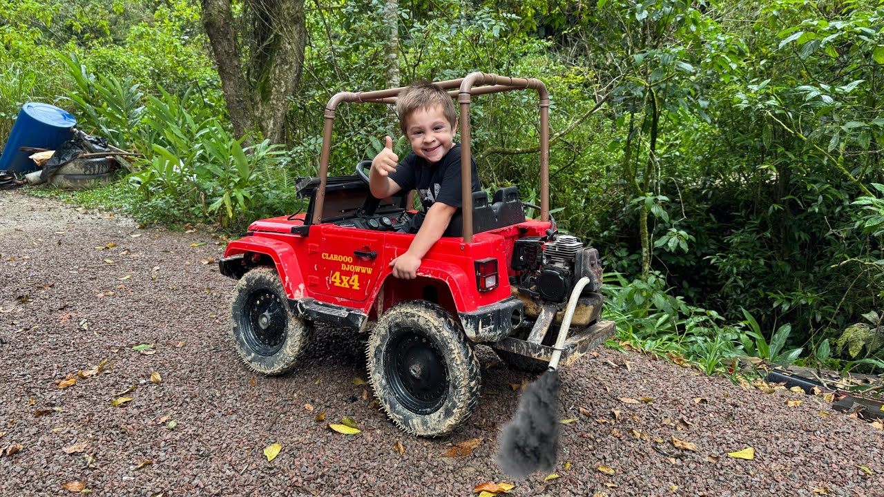 FIZ UM ESCAPAMENTO NOVO PARA O JEEP COM MOTOR DE ROÇADEIRA. Thiago velho 