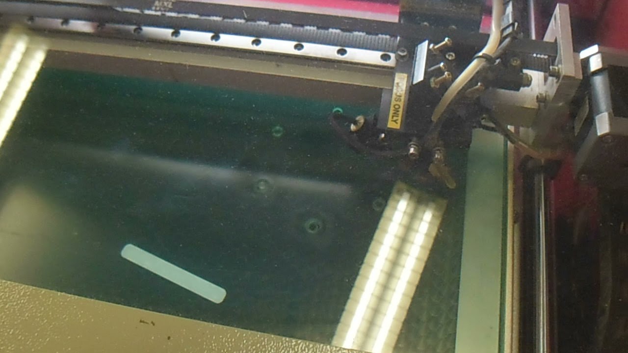 D&eacute;coupe laser du couvercle