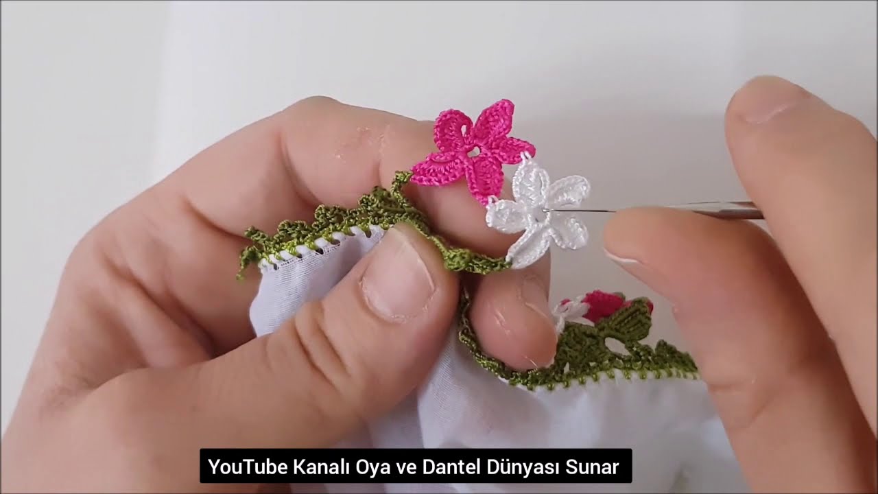1830 Farklı Ortasında Tomurcuk Olan Yıldız Motifleri Tığ Oyası Yapımı