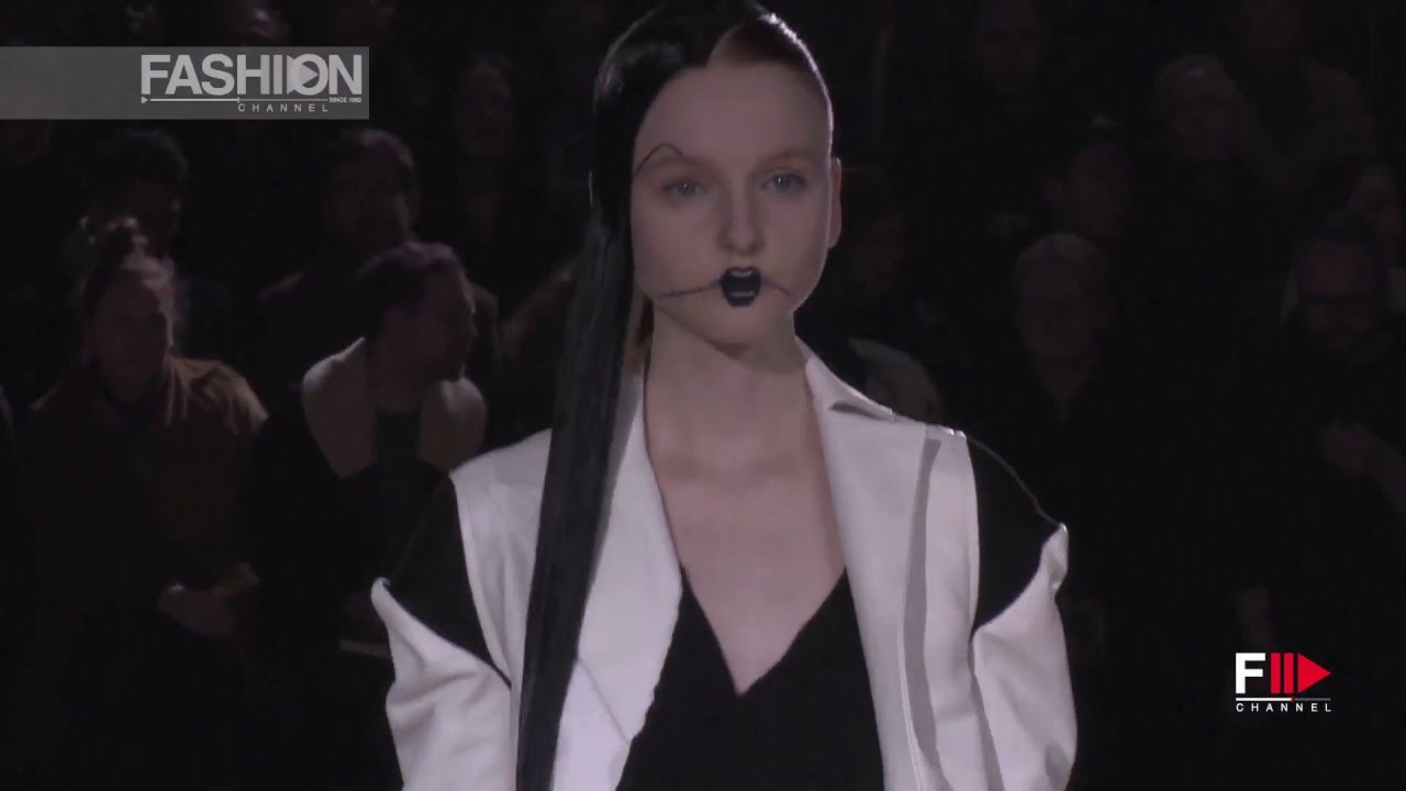 YOHJI YAMAMOTO Full Show Fall 2016 Paris Fashion Week by Fashion Channel