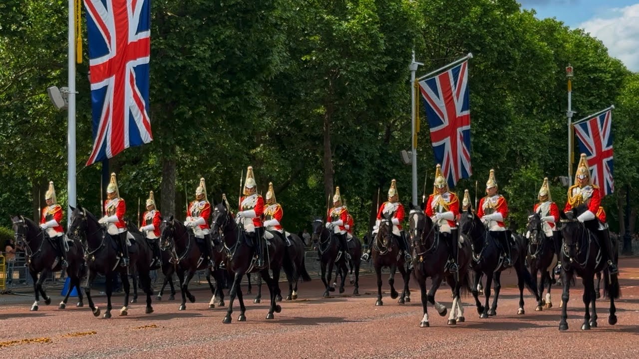 Hundreds of Household Cavalry Troopers Escort Royal Carriages down The Mall 🇬🇧