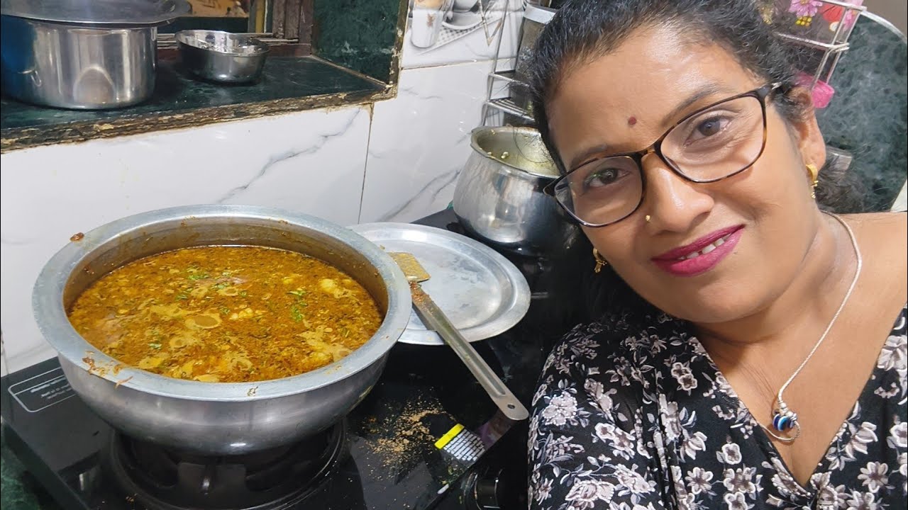 मटणाची रेसिपी गावरान पद्धतीची झटकी पट गावरान मटन एकदा खाऊन बघा स्मिताच्या पद्धतीचं कसं 😋😋😋
