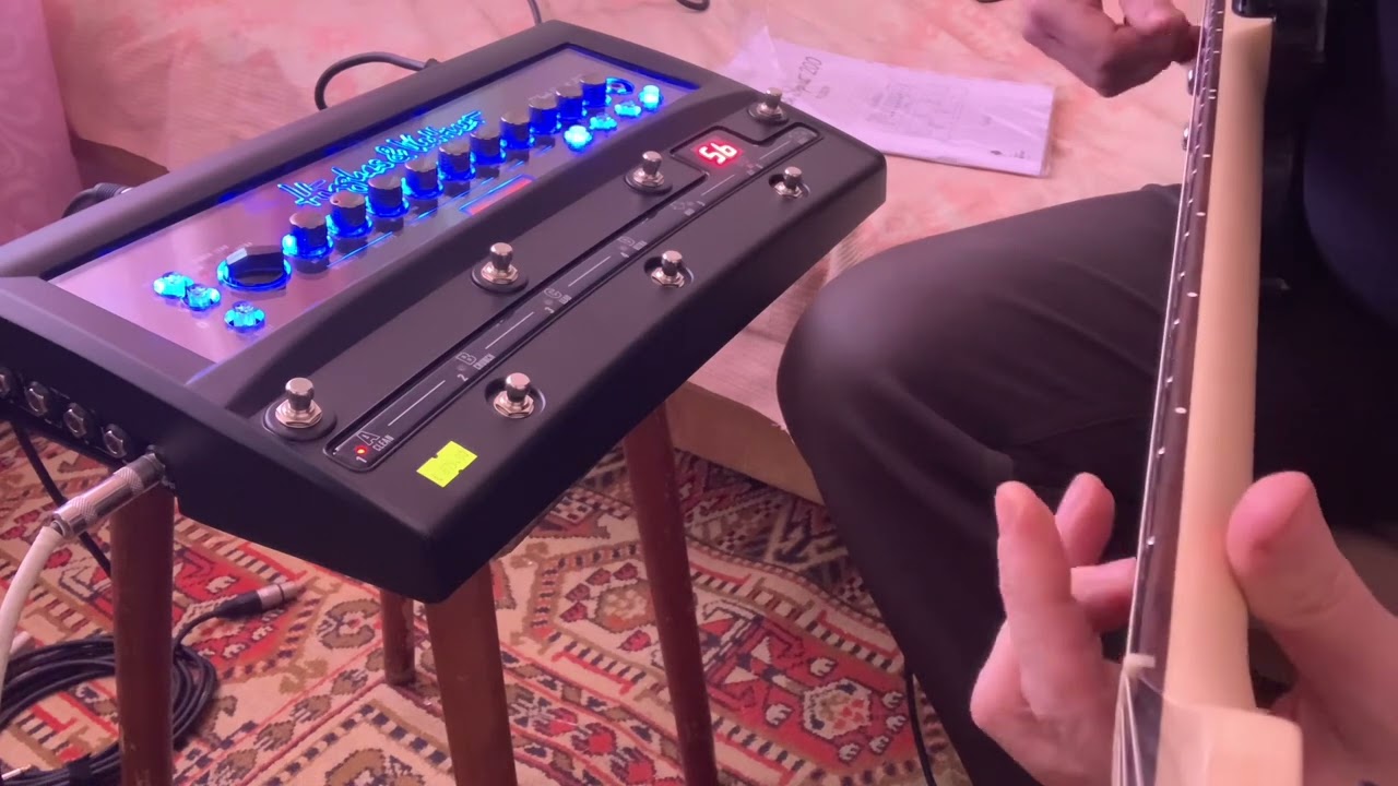 Небольшой обзор Hughes&Kettner Black Spirit 200 Floor.