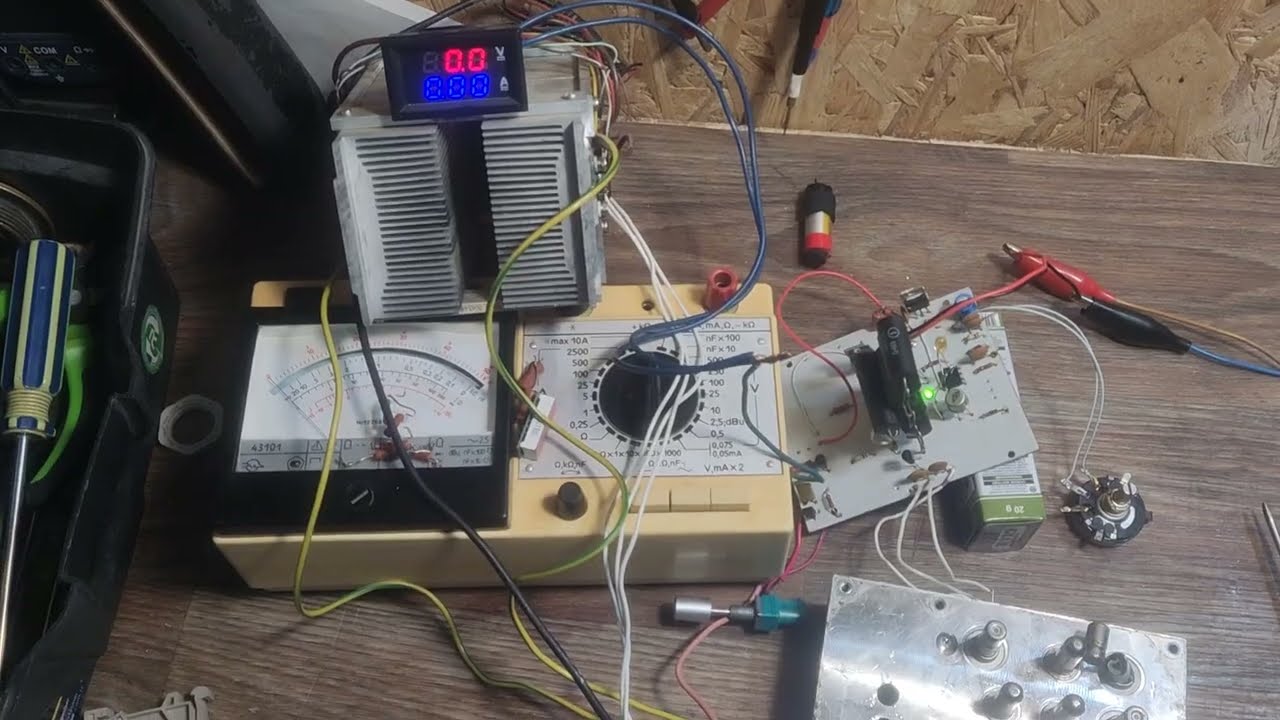 Авто відключення напруги при досягненні певної сили струму БЖ 2,5 - 30 В, 5 А 