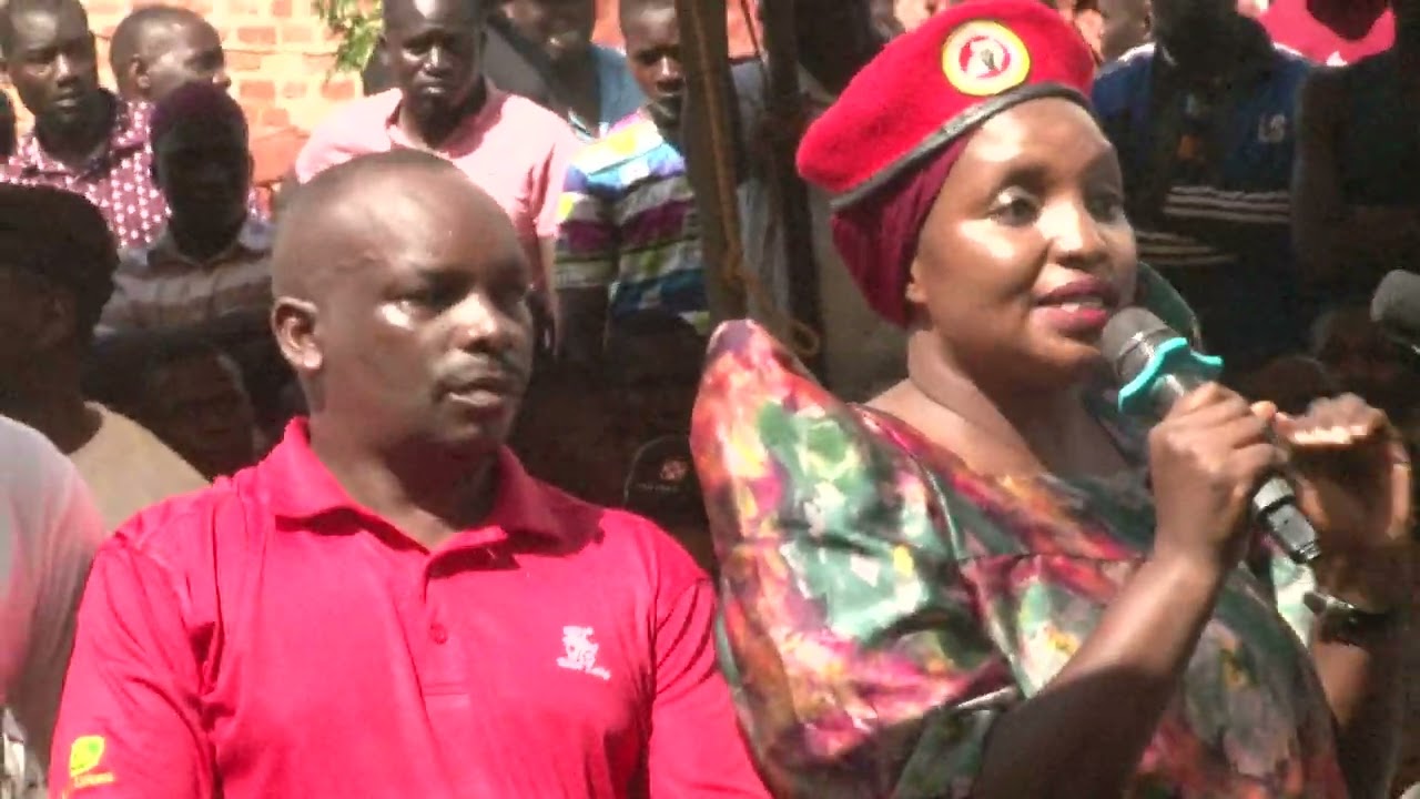 Sister wa Bobi Wine aleese  bwino omukambwe mukuziika Isma Olaxes