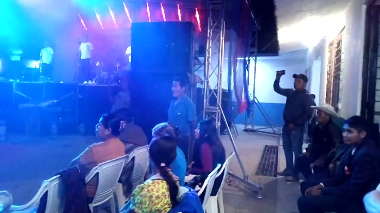Ocuiltzapoyo San Martín chalchicuautla SLP  Eric y su grupo Adicción musical 28/12/20021