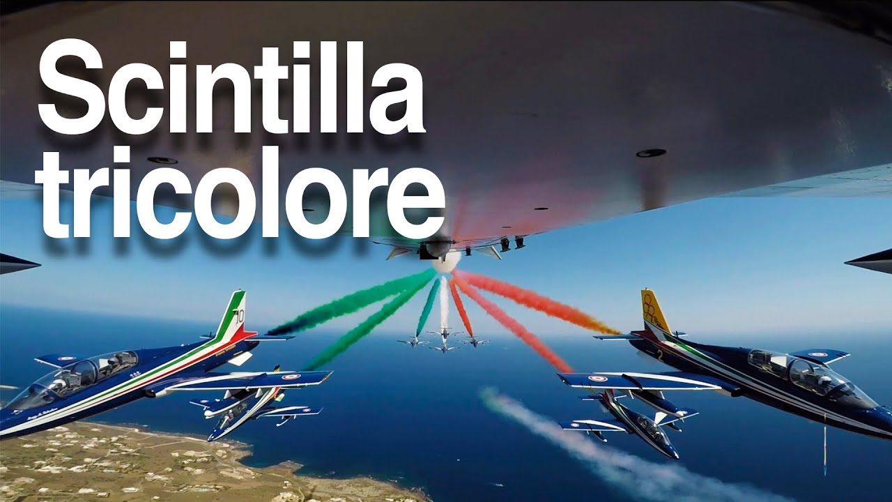 Le Frecce Tricolori in volo su Pantelleria
