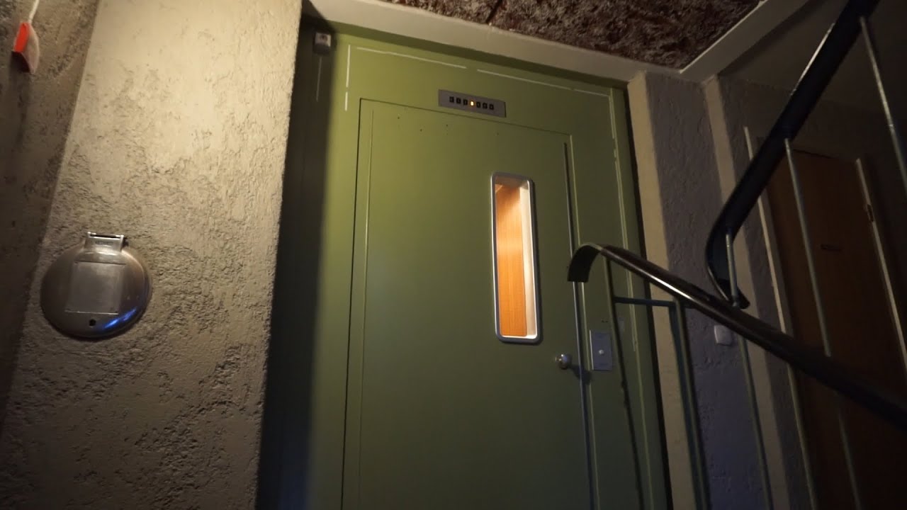 Amazing original 1968 ASEA-Graham single-speed traction elevator @ Underlia 45, Drammen, Norway