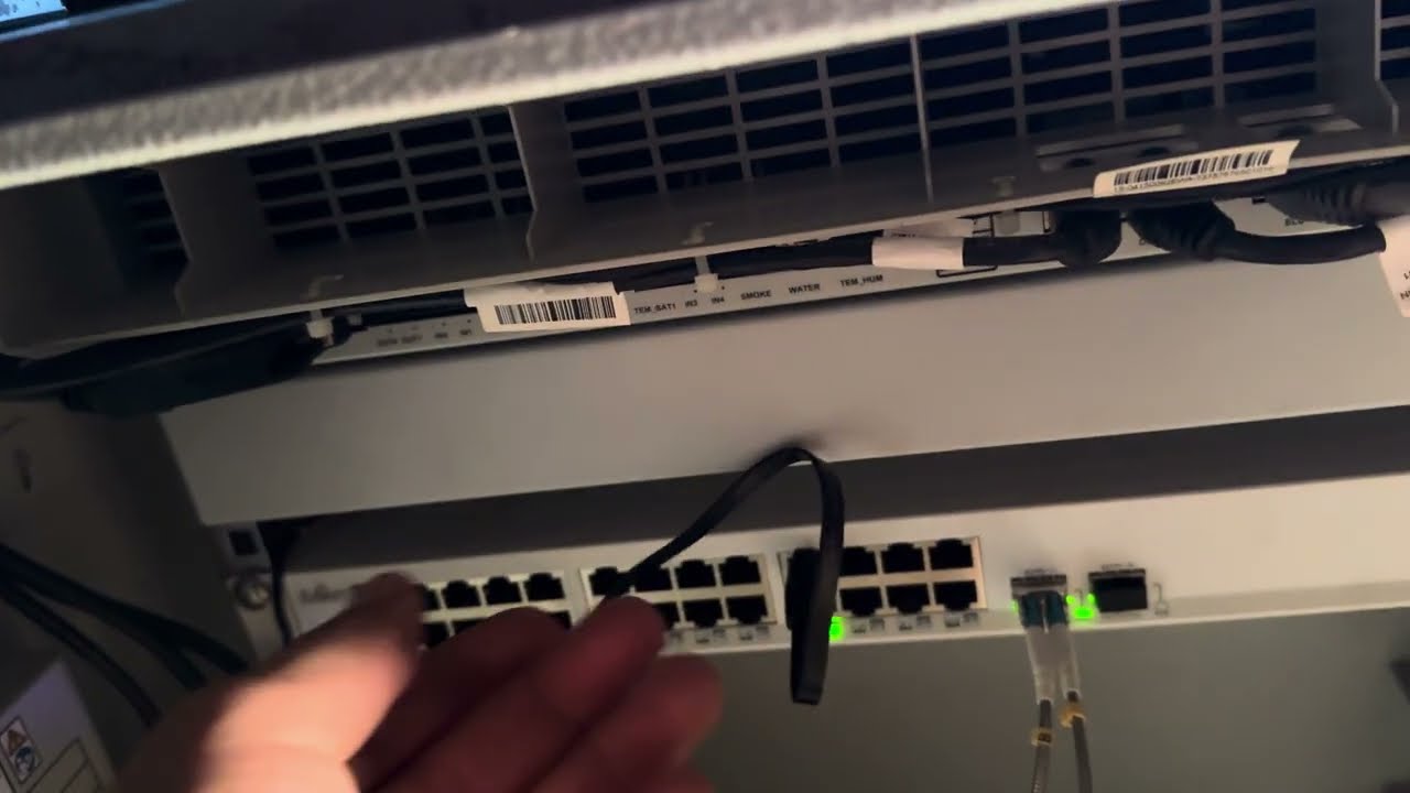 COMO CONFIGURAR MIKROTIK CRS326-24G-2S+RM (SwOS)