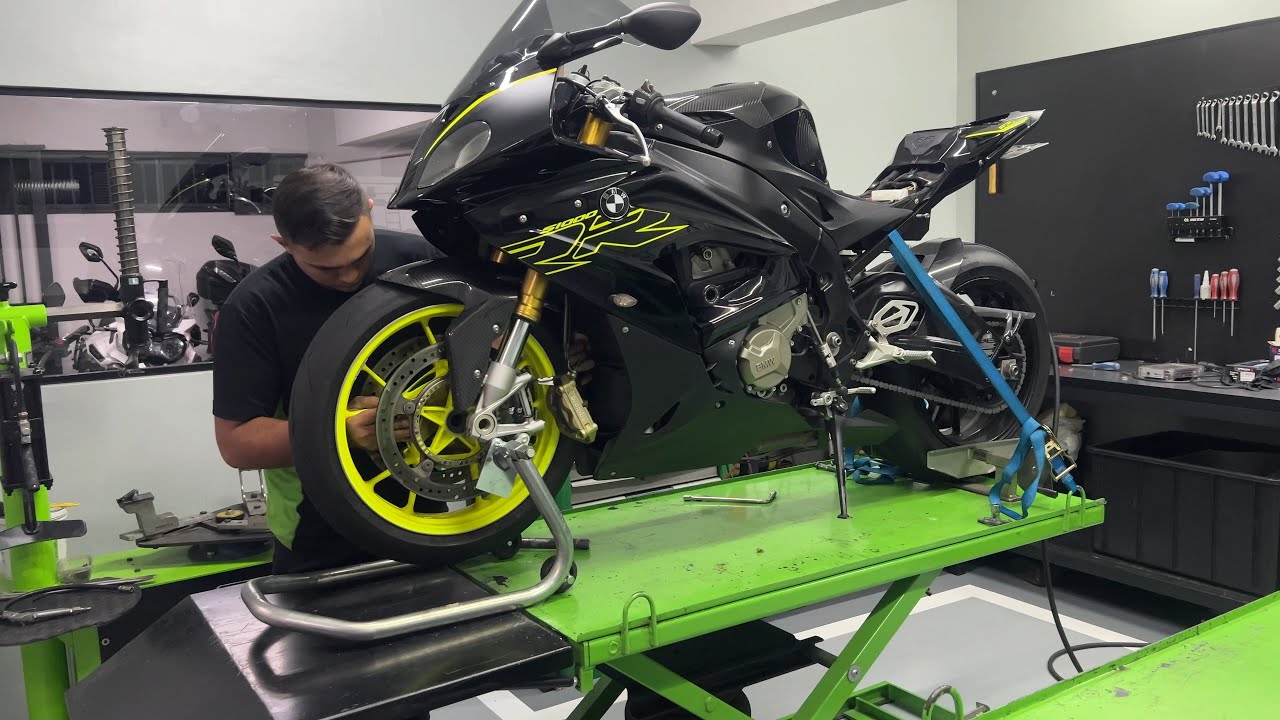 REMAPEEI A S1000RR 2015 COM ESCAPE YOSHIMURA